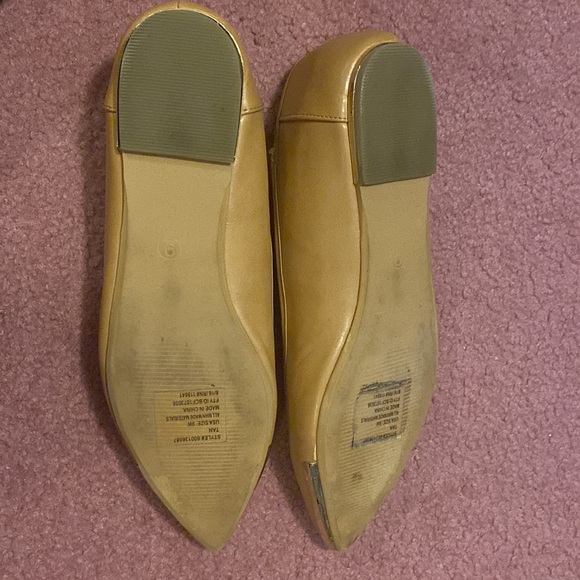 Woman’s Beige Flats (Sz 9W) - Picture 4 of 4